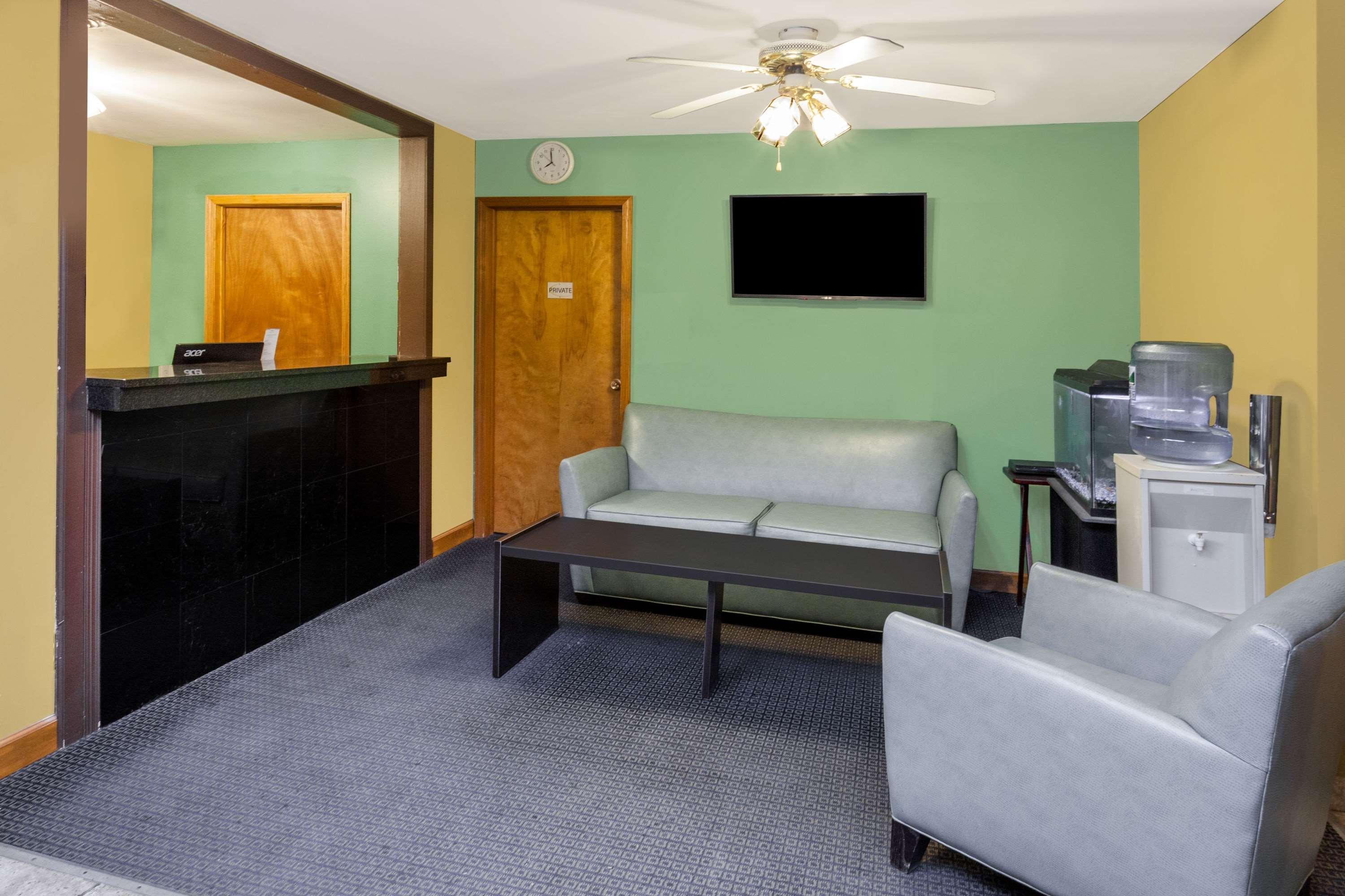 Super 8 By Wyndham Stevensville St Joseph Ngoại thất bức ảnh